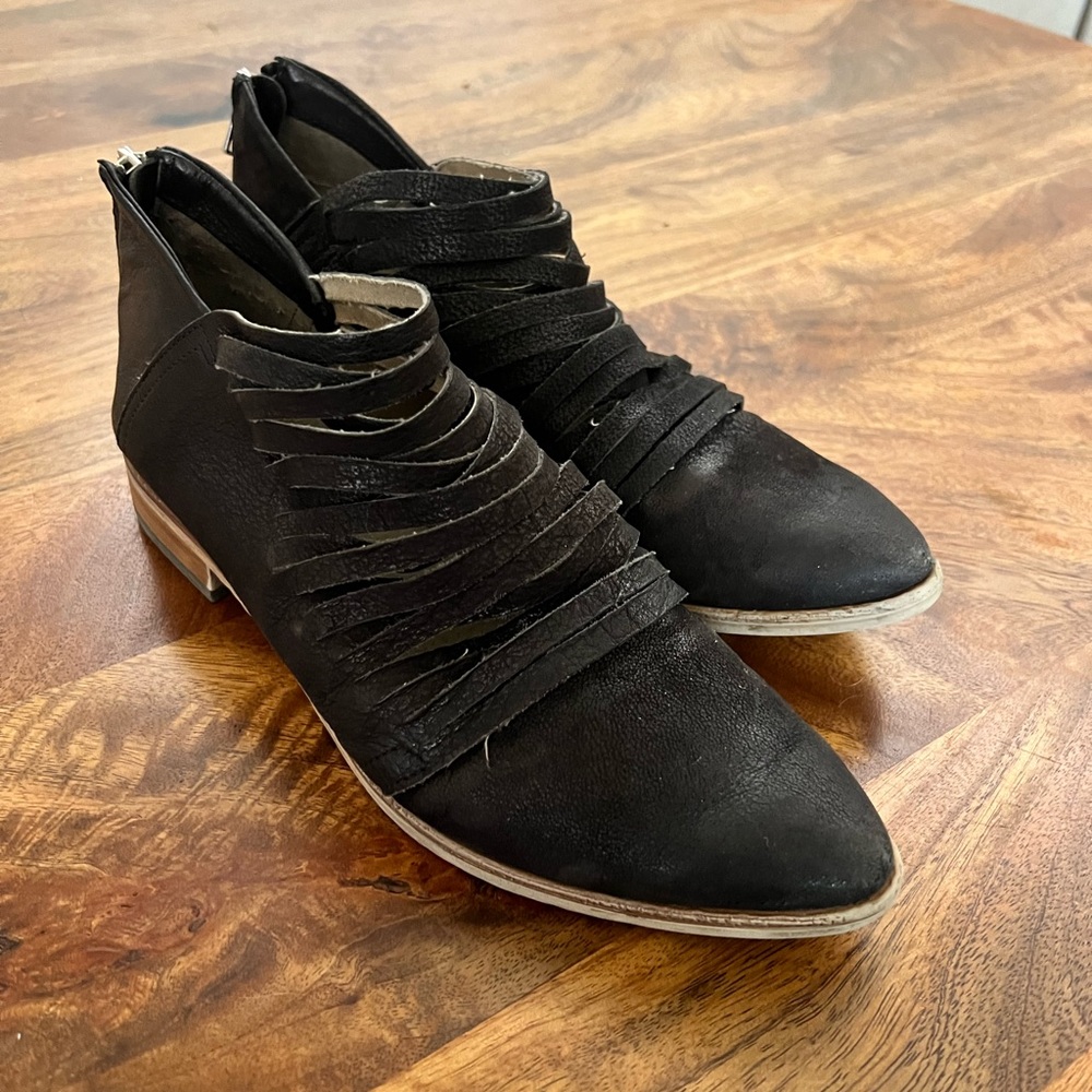 Free People Lost Valley Leather Bootie | Distressed Black | size 39 / US 8